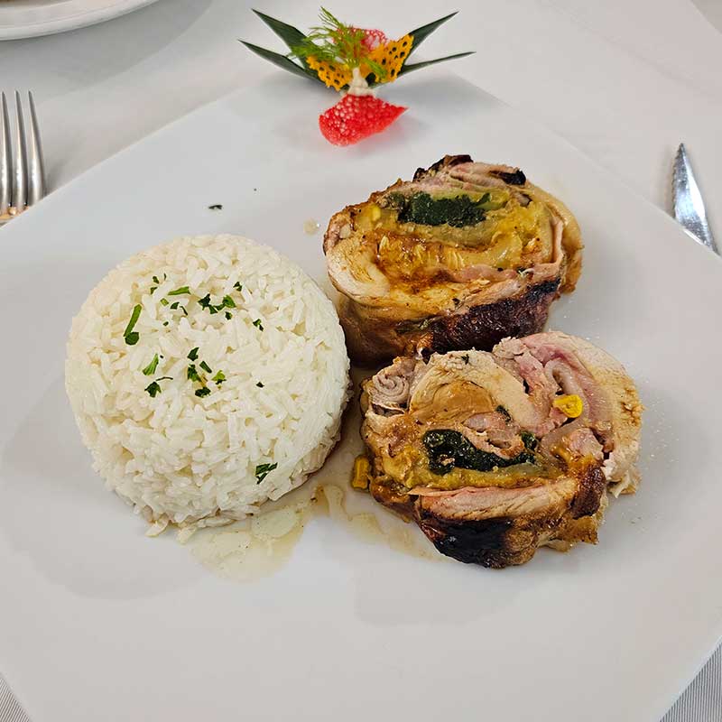Pollo relleno con verdura
